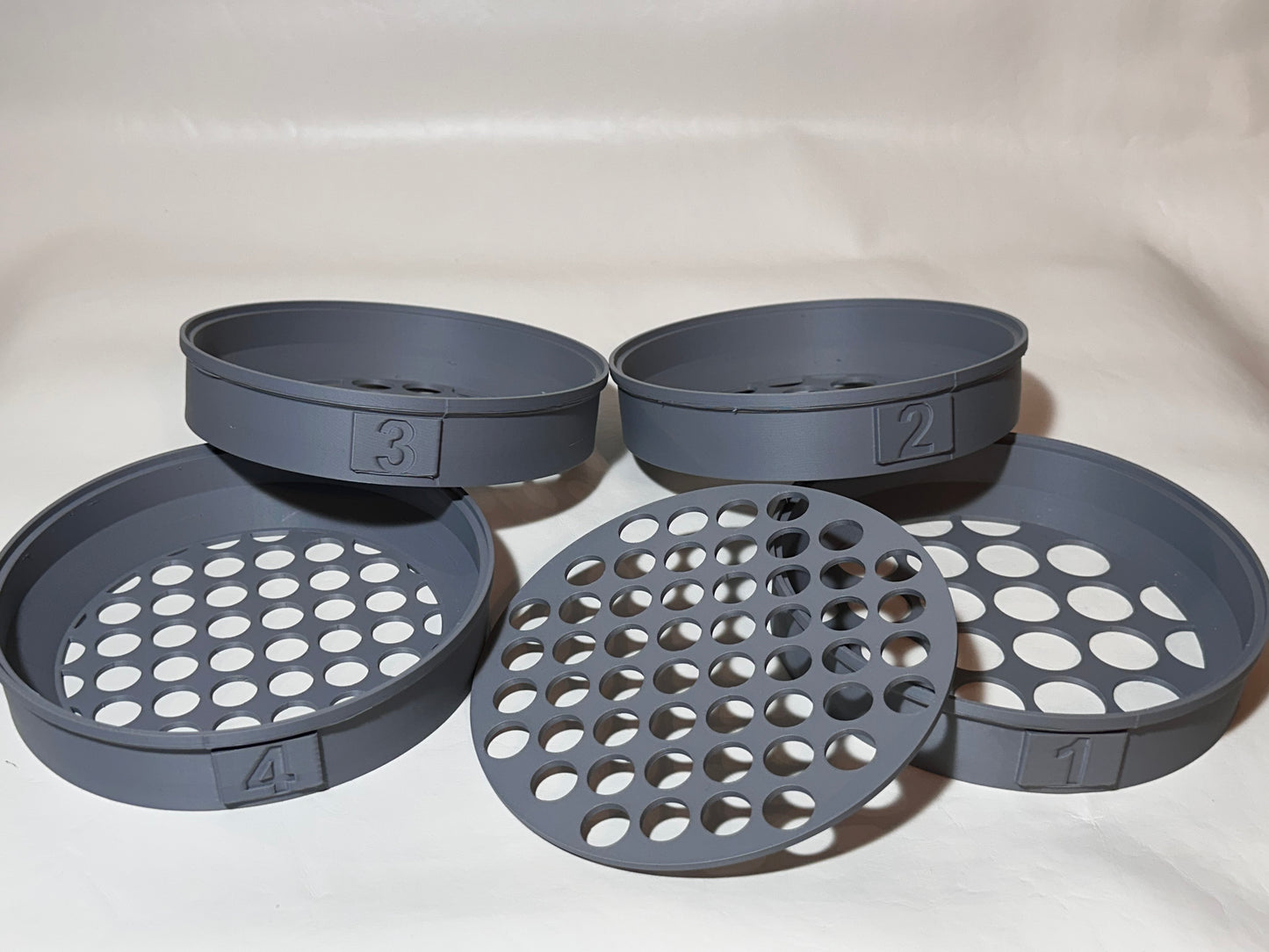 Coin sorting shaker tray
